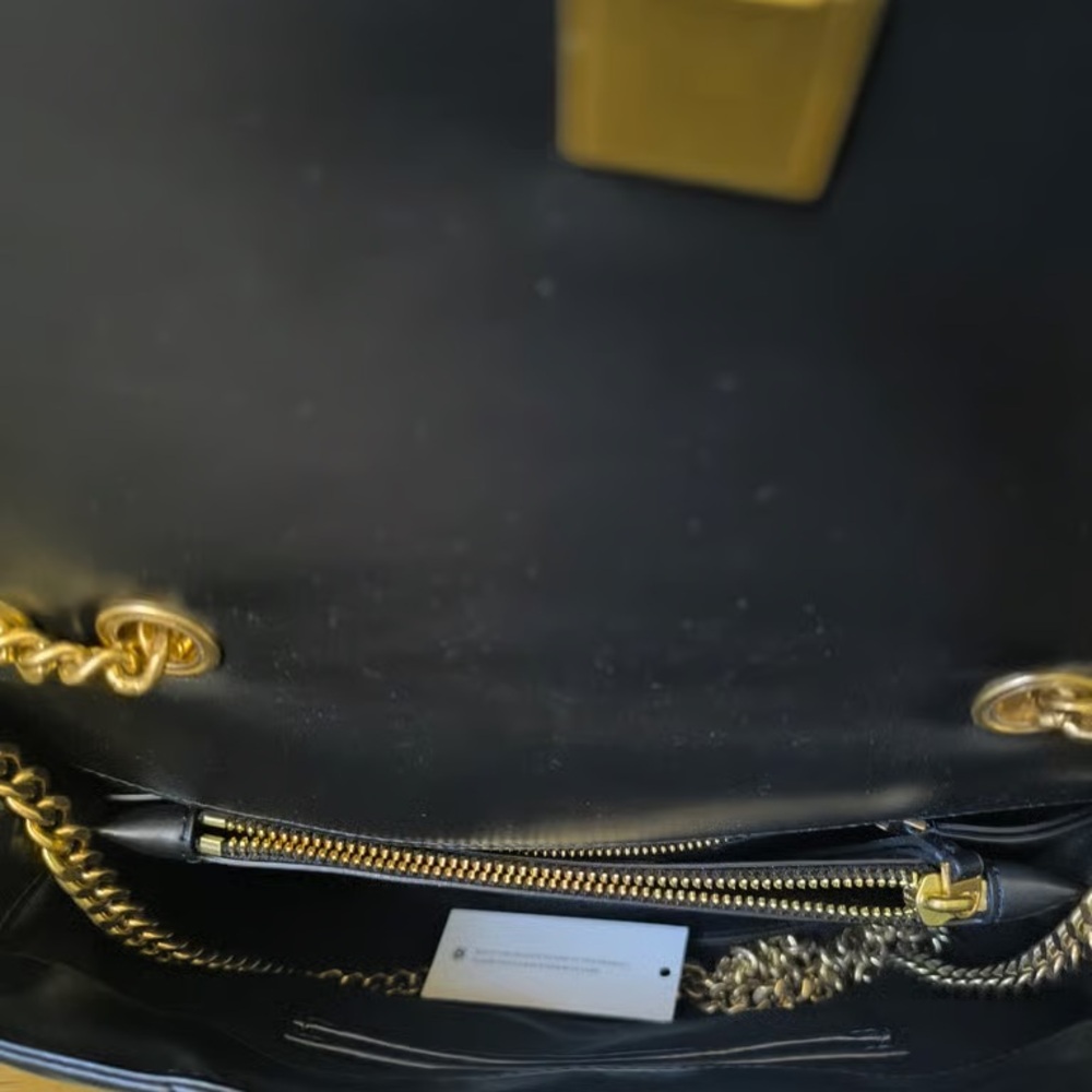 Tory Burch Black Quilted Leather Shoulder Bag with Gold Logo - Picture 2 of 5